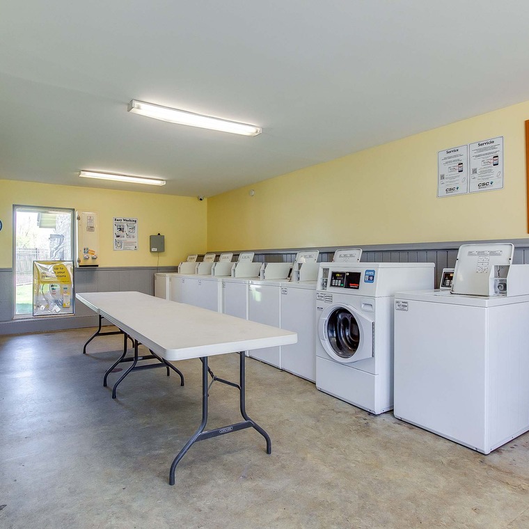 Community laundry center